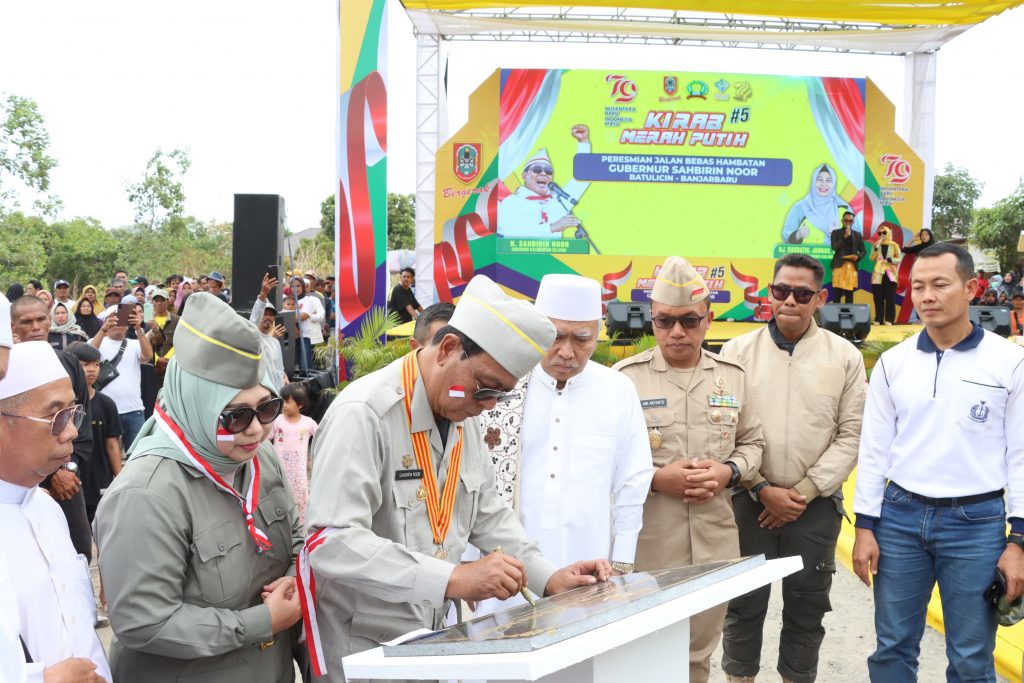 Gubernur Kalsel dan Ketua TP PKK Kalsel Resmikan Jalan Bebas Hambatan Banjarbaru-Batulicin